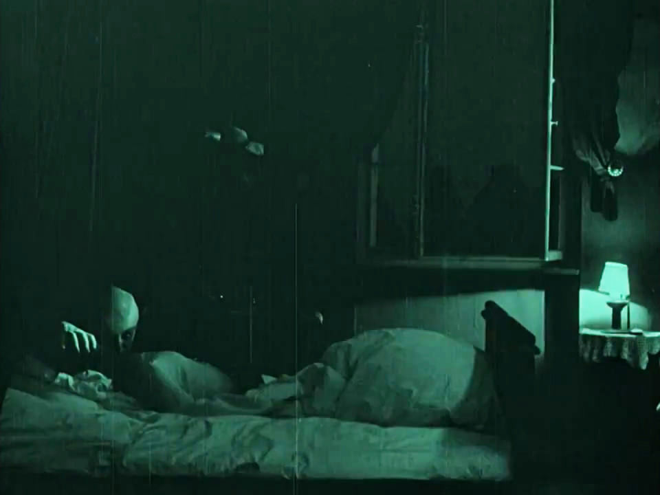 Nosferatu et Ellen, dans la scène finale de “Nosferatu, Une Symphonie de l’Horreur”