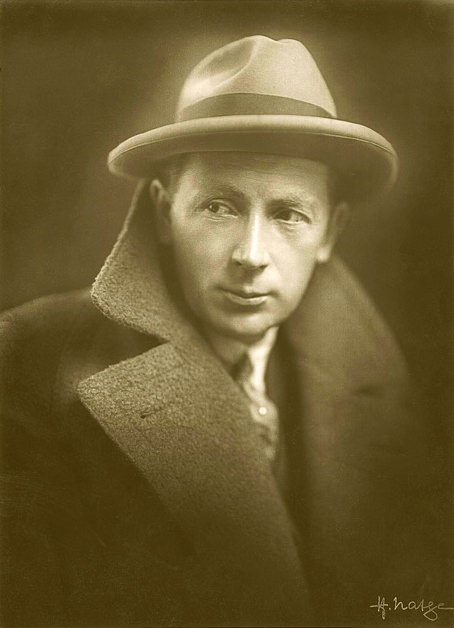 Friedrich Wilhelm Murnau, réalisateur de “Nosferatu, Une Symphonie de l'Horreur” (portrait par Hans Natge)